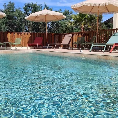 Jasmin Jacuzzi Piscine Appartement *