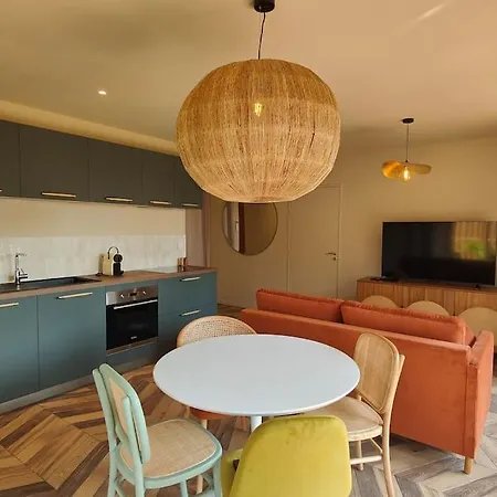 Appartement Jasmin Jacuzzi Piscine *